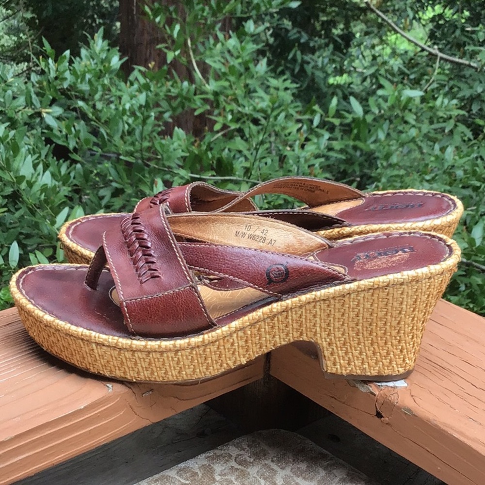 Born Brown Leather Wedge Sz 10M Sandals